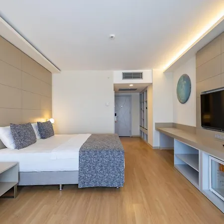 Azure By Yelken トゥルグトレイス