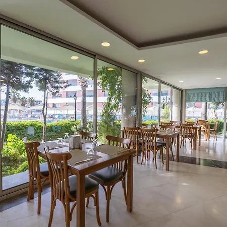 Azure By Yelken トゥルグトレイス