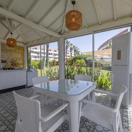 リゾート Azure By Yelken トゥルグトレイス